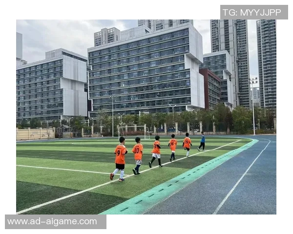 常州小学足球活动蓬勃发展助力孩子们健康成长与团队合作精神培养 常州小学足球活动蓬勃发展助力孩子们健康成长与团队合作精神培养